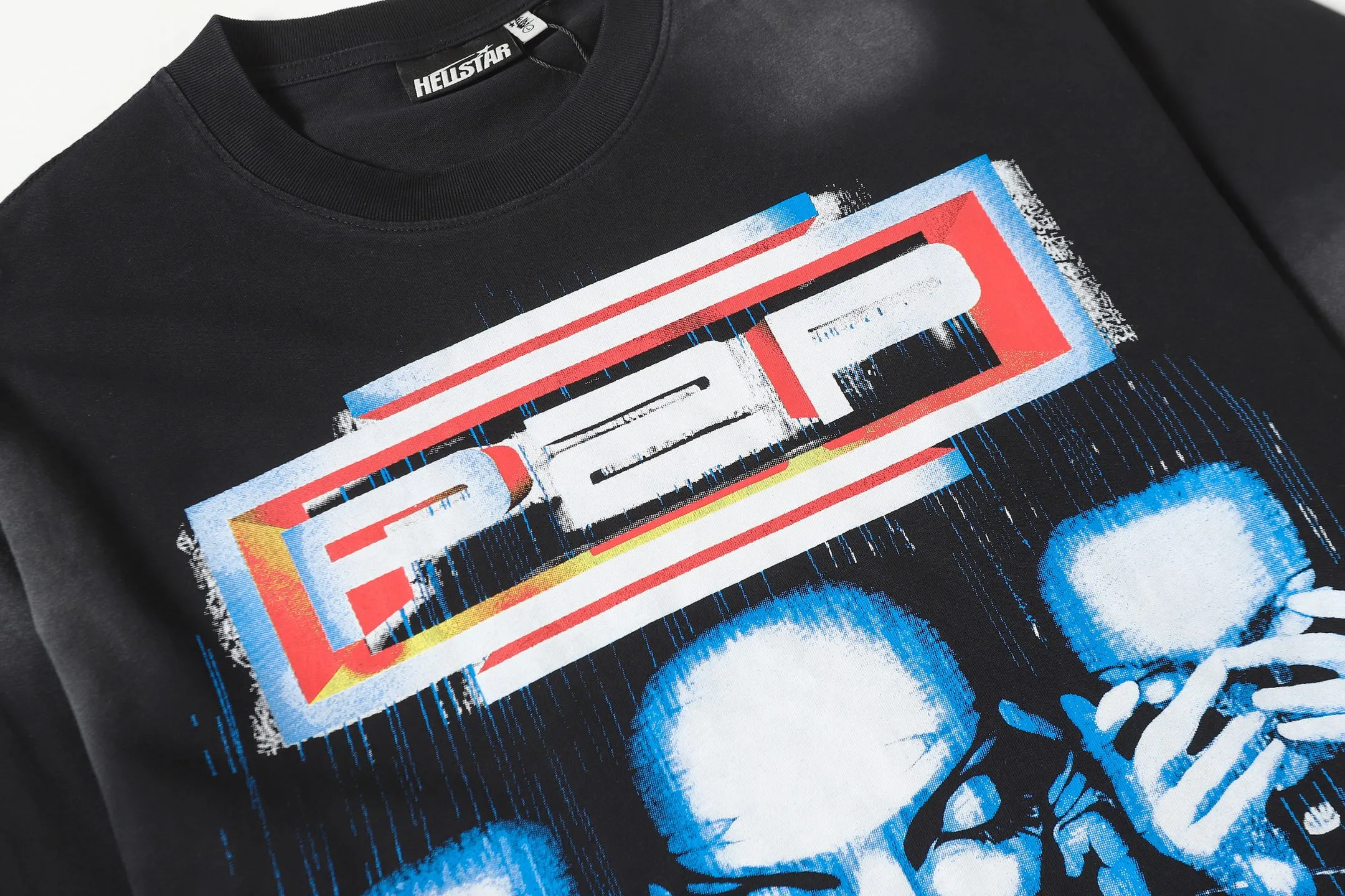 827# ｜ P62 Hellstar T （fabric):32 250 Sizes（size）：S-M- L- X L （colour）： Black